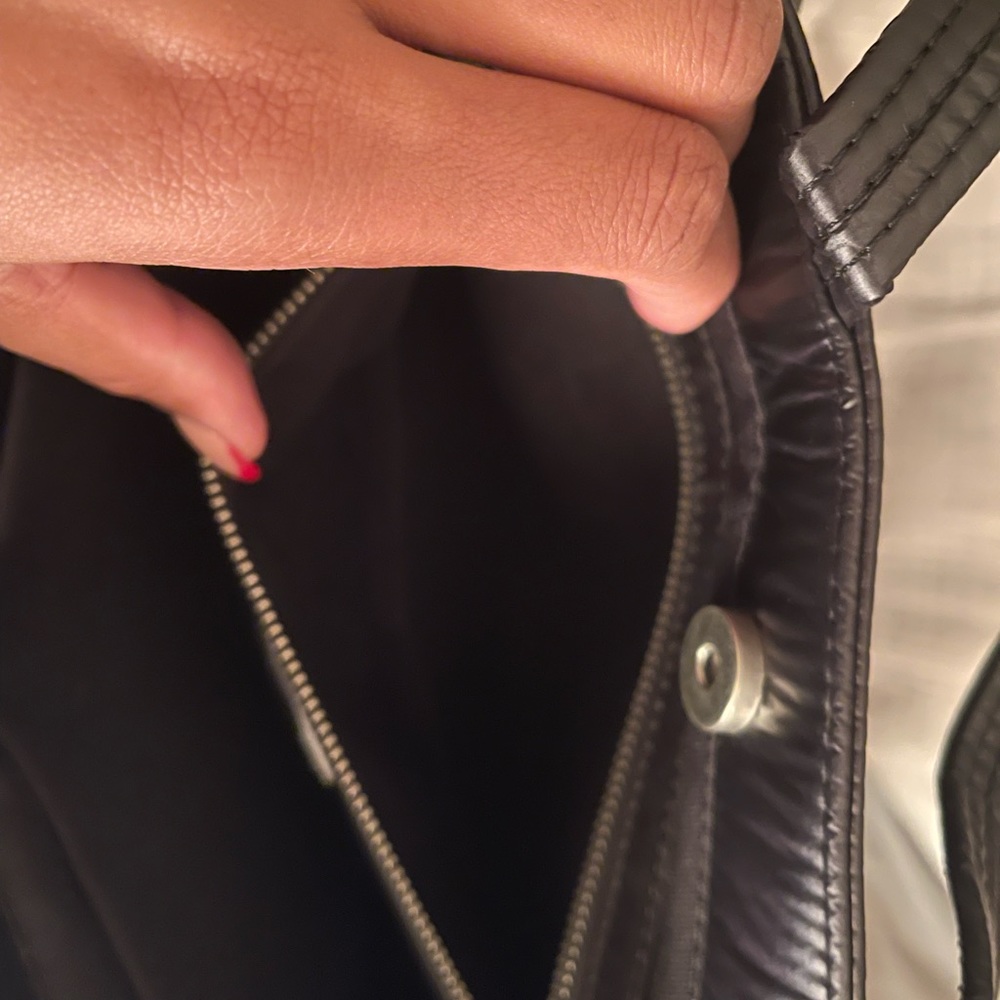 Gently used telfar bag - Picture 6 of 10
